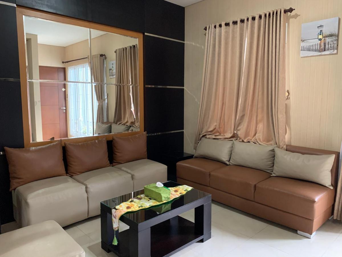 Platinum Setramurni Guest House Bandung 3Br エクステリア 写真