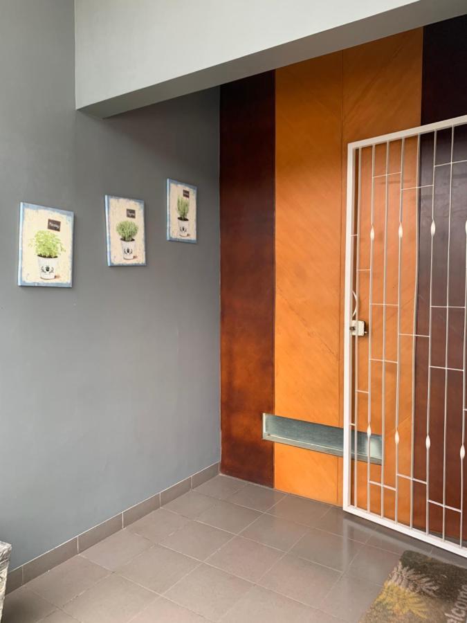 Platinum Setramurni Guest House Bandung 3Br エクステリア 写真
